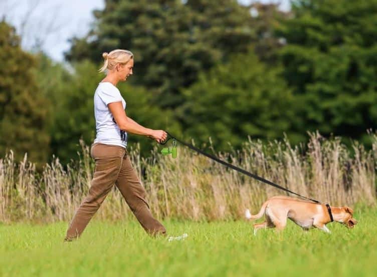 TUG 360° Tangle-Free Retractable Dog Leash